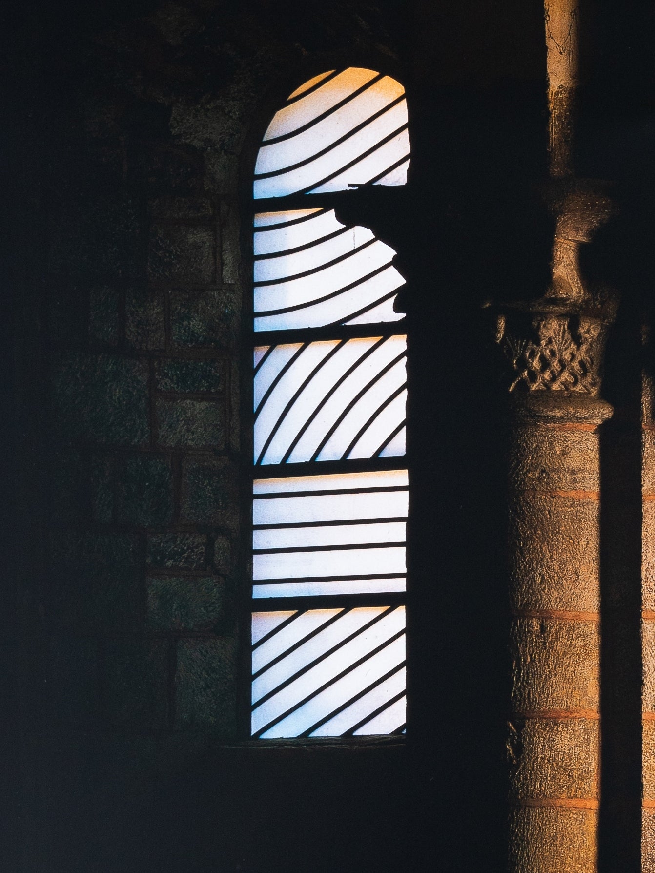 Pierre SOULAGES : Abbaye de Conques - Affiche originale en couleurs