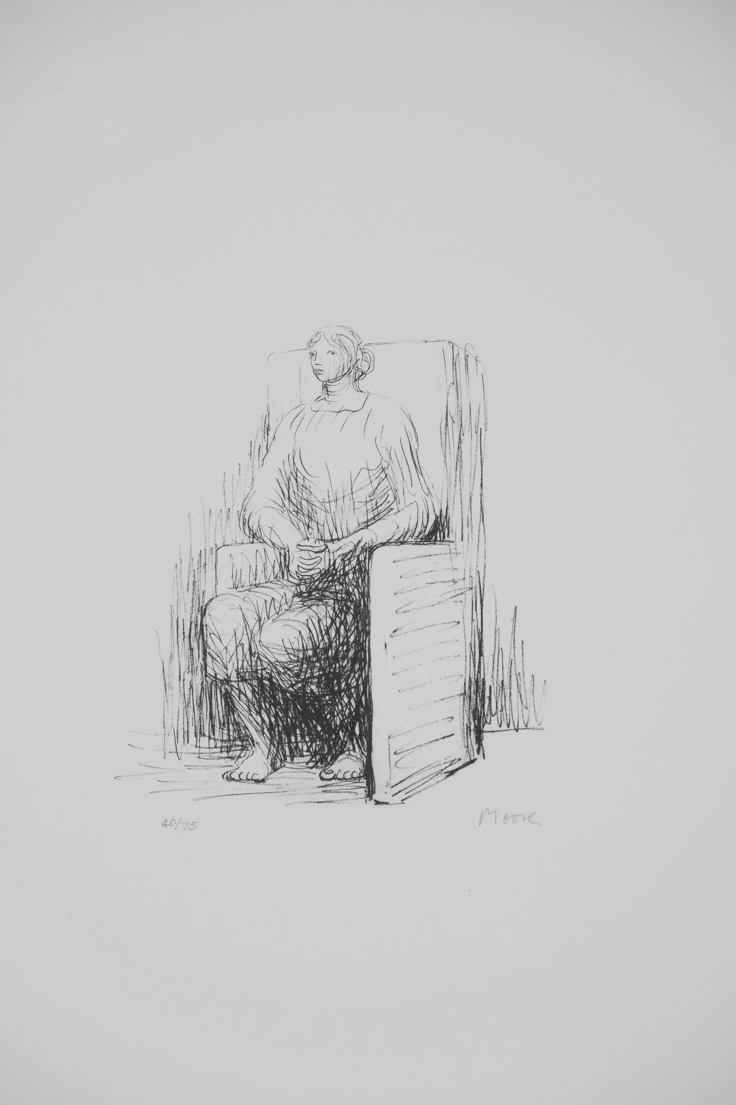 Henry MOORE : Femme assise dans un fauteuil - Lithographie originale signée