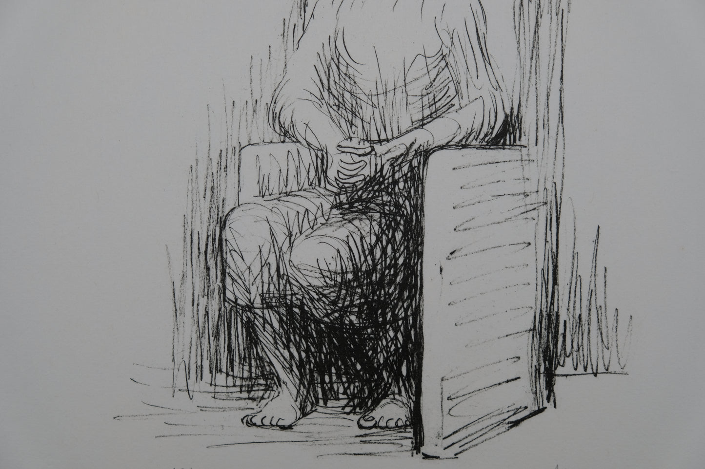 Henry MOORE : Femme assise dans un fauteuil - Lithographie originale signée