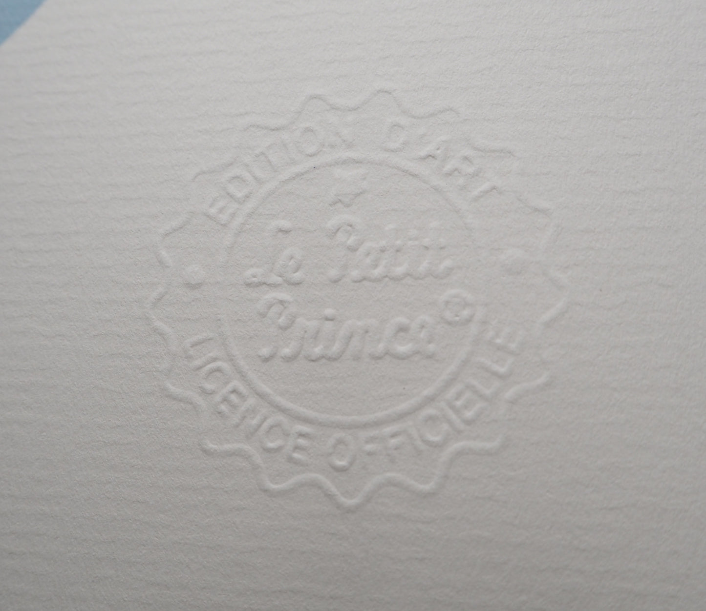 Antoine DE SAINT EXUPERY : Le Petit Prince observe depuis son astéroïde - Lithographie