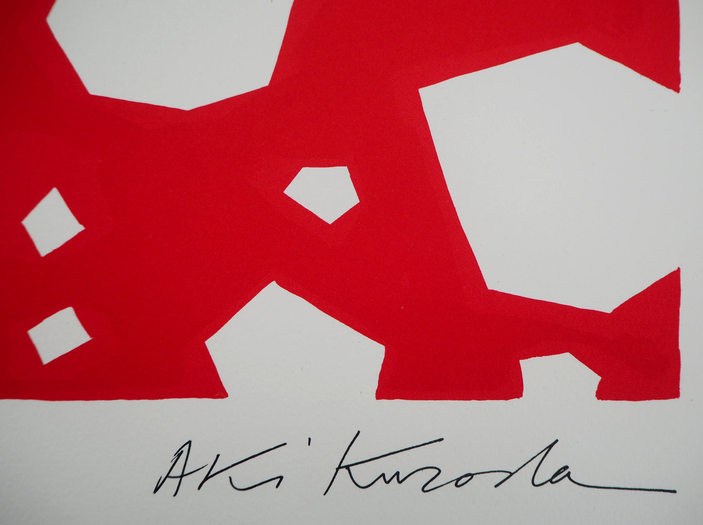 Aki KURODA : Femme mystérieuse sur fond rouge - Lithographie signée