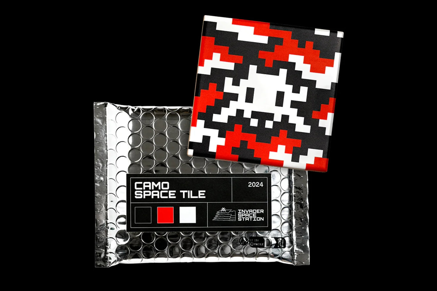 SPACE INVADER : Camo Space Tile (Red and Black) - Carreau en céramique