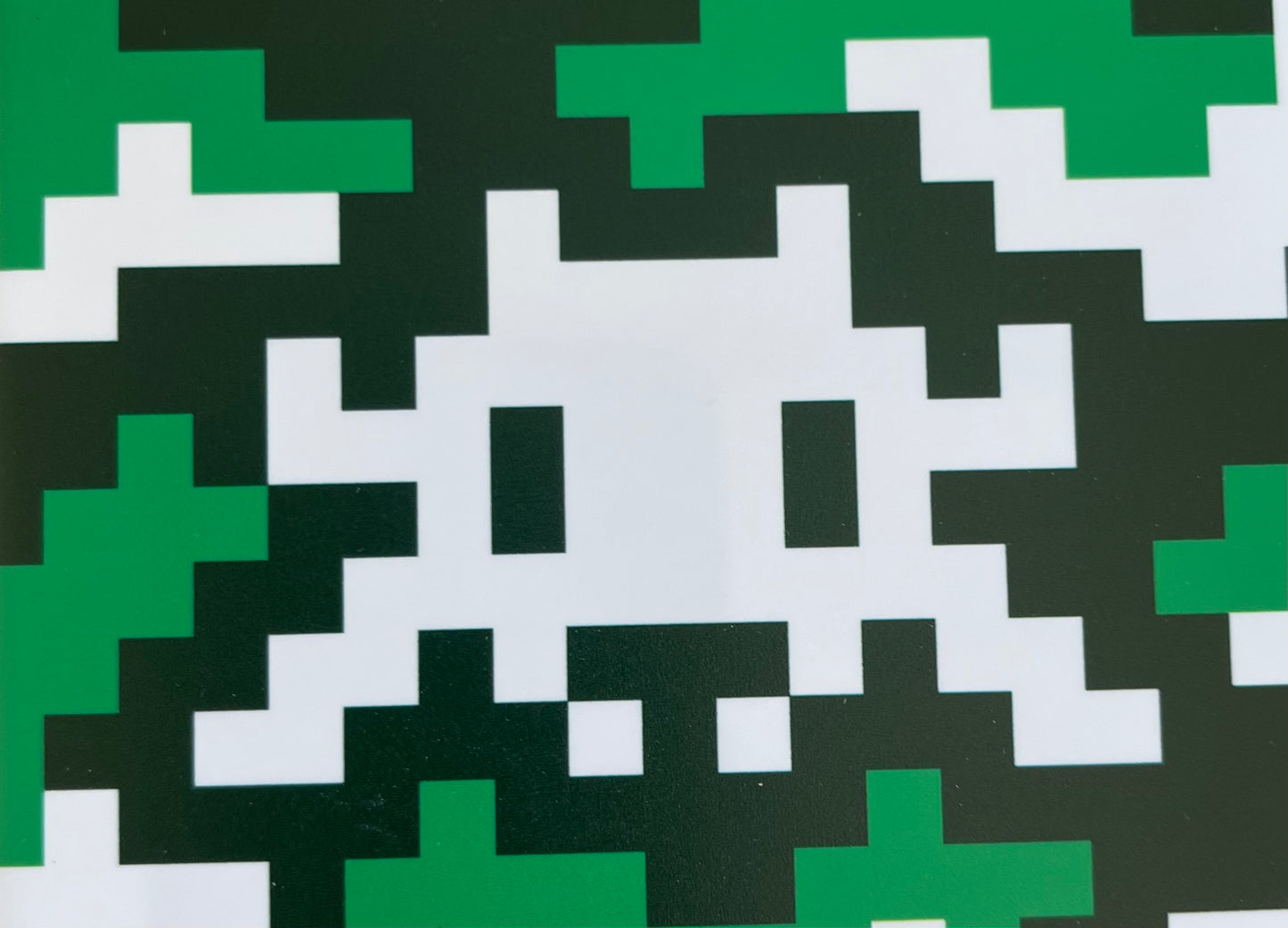 SPACE INVADER : Camo Space Tile (Green) - Carreau en céramique