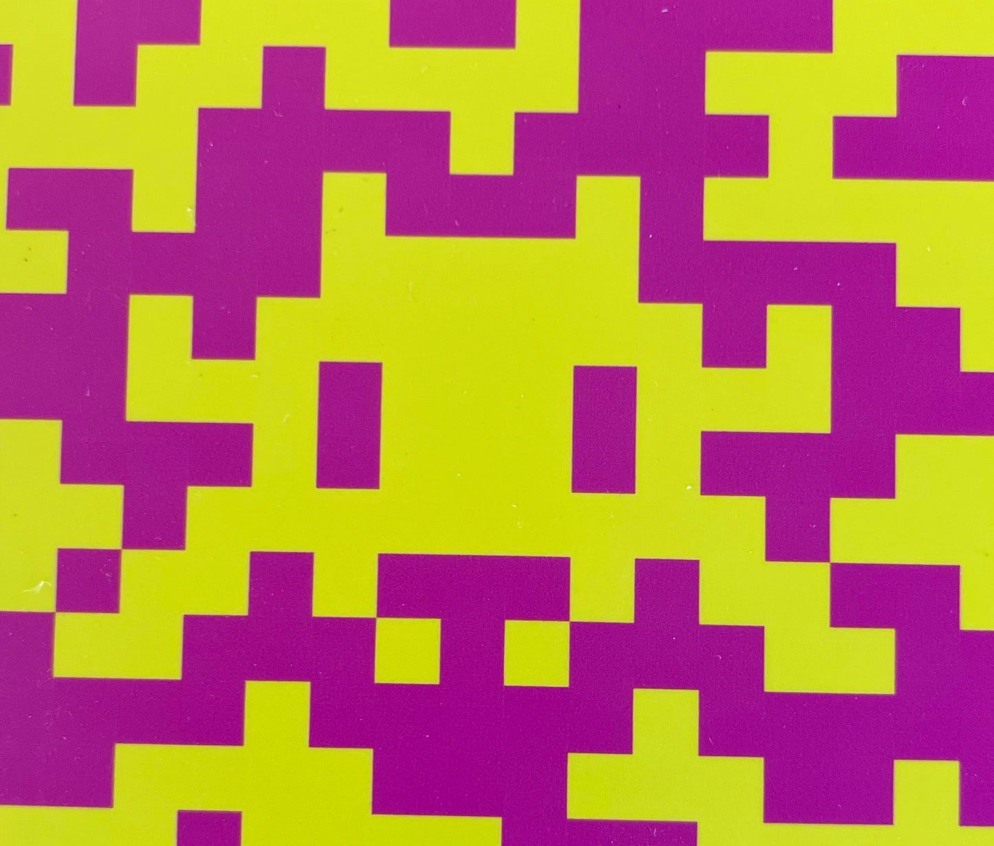 SPACE INVADER : Camo Space Tile (Pink and Yellow) - Carreau en céramique
