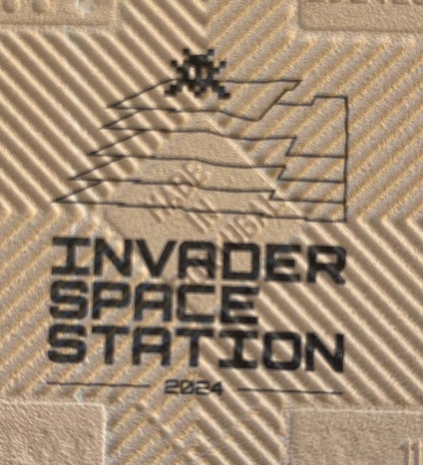 SPACE INVADER : Camo Space Tile (Pink and Yellow) - Carreau en céramique