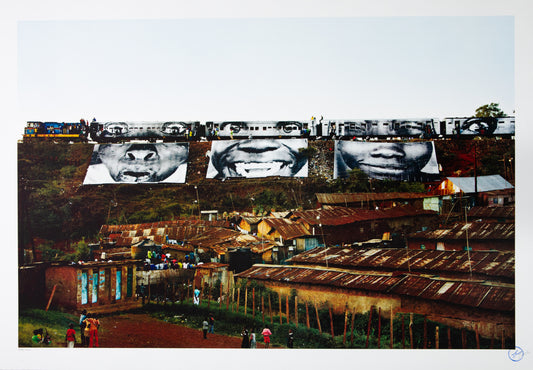 JR : Action in Kibera Slum - Lithographie originale signée