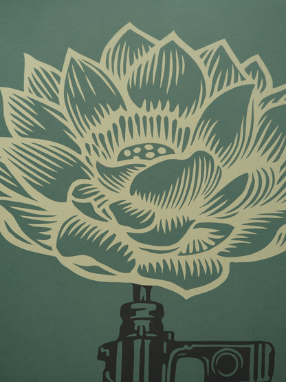 Shepard FAIREY (OBEY) : AK 47 Lotus - Lithographie originale signée