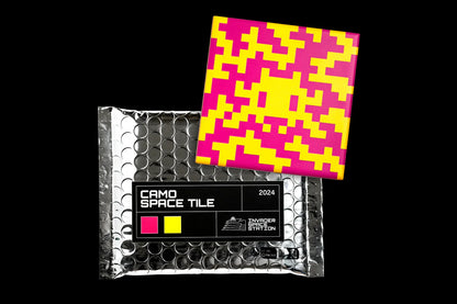 SPACE INVADER : Camo Space Tile (Pink and Yellow) - Carreau en céramique
